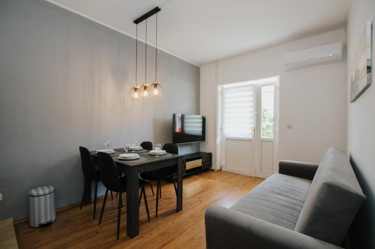Apartment Deni Solin Exterior photo