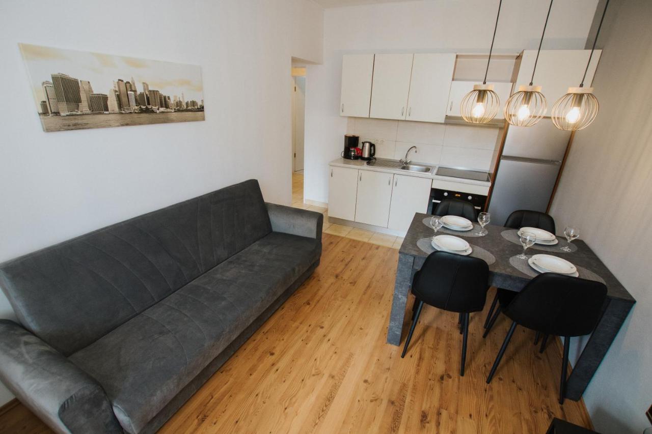Apartment Deni Solin Exterior photo